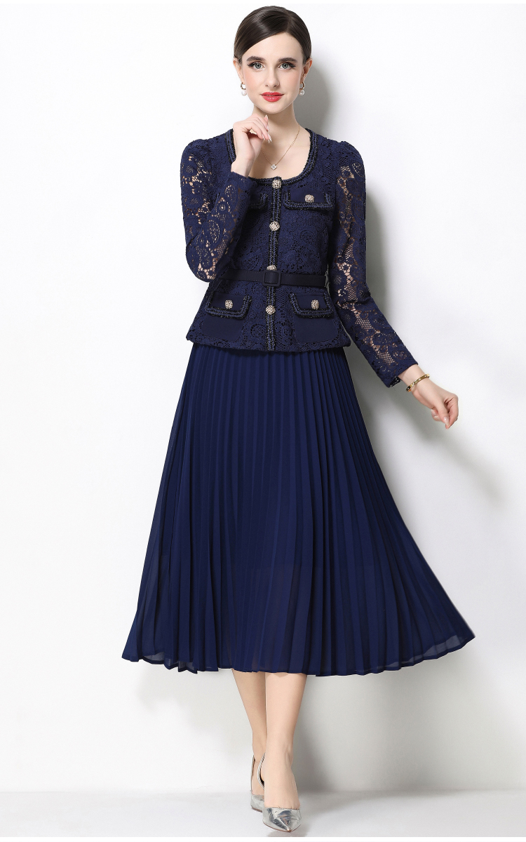 Slim light luxury square collar chanelstyle pleated dress