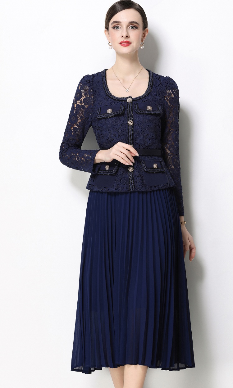 Slim light luxury square collar chanelstyle pleated dress