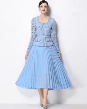 Light luxury pleated splice long square collar lace dress