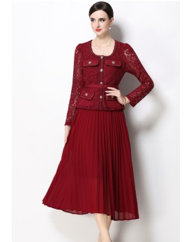 Slim lace splice chanelstyle France style long pleated dress