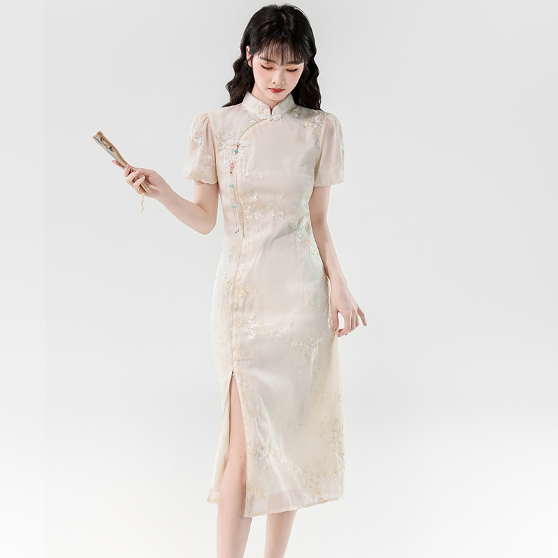 Embroidery summer Chinese style cheongsam maiden light split dress
