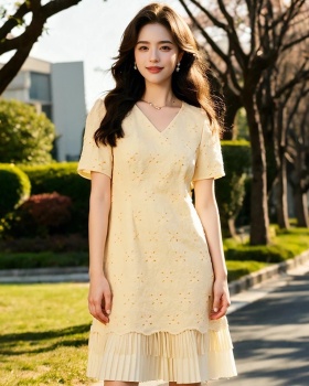 Large yard round neck summer show young dress