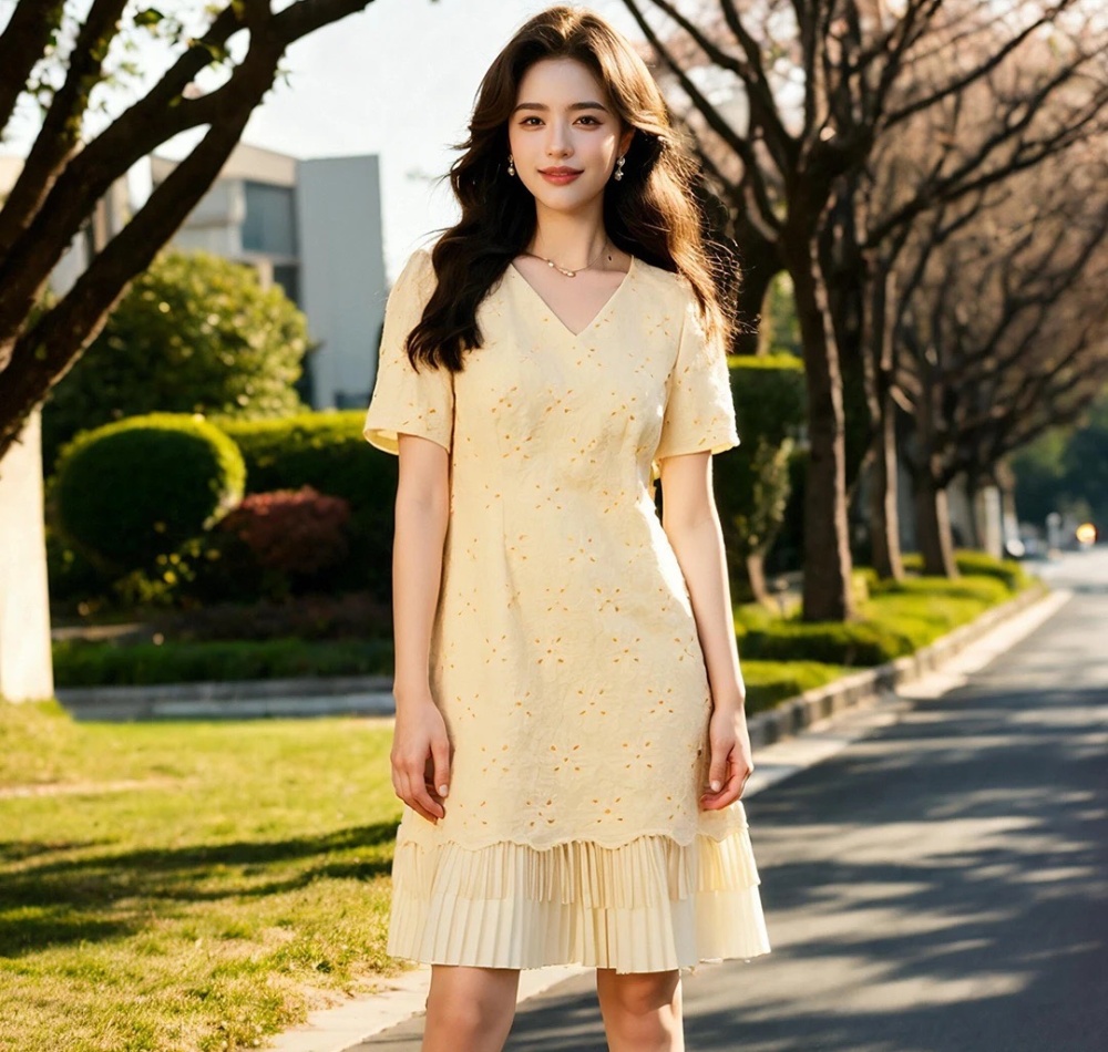 Large yard round neck summer show young dress