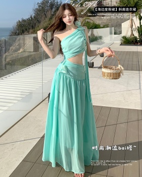 Sloping shoulder seaside dress sleeveless long dress