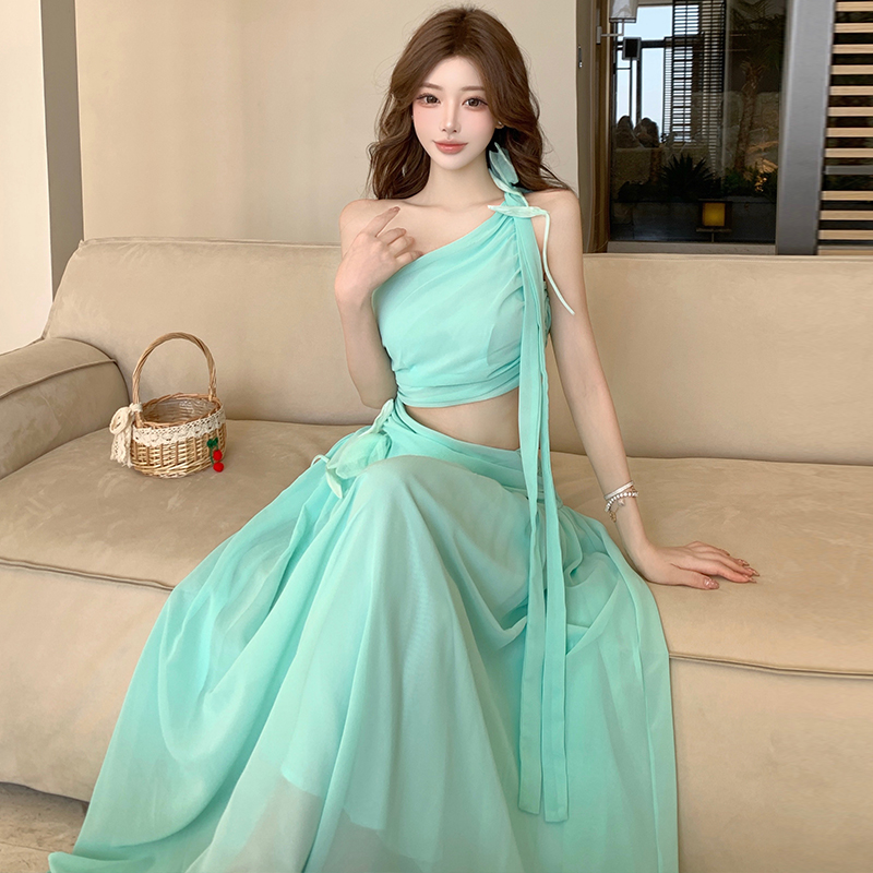 Sloping shoulder seaside dress sleeveless long dress