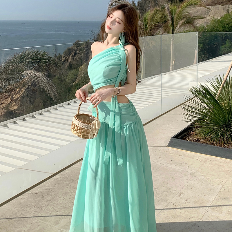 Sloping shoulder seaside dress sleeveless long dress