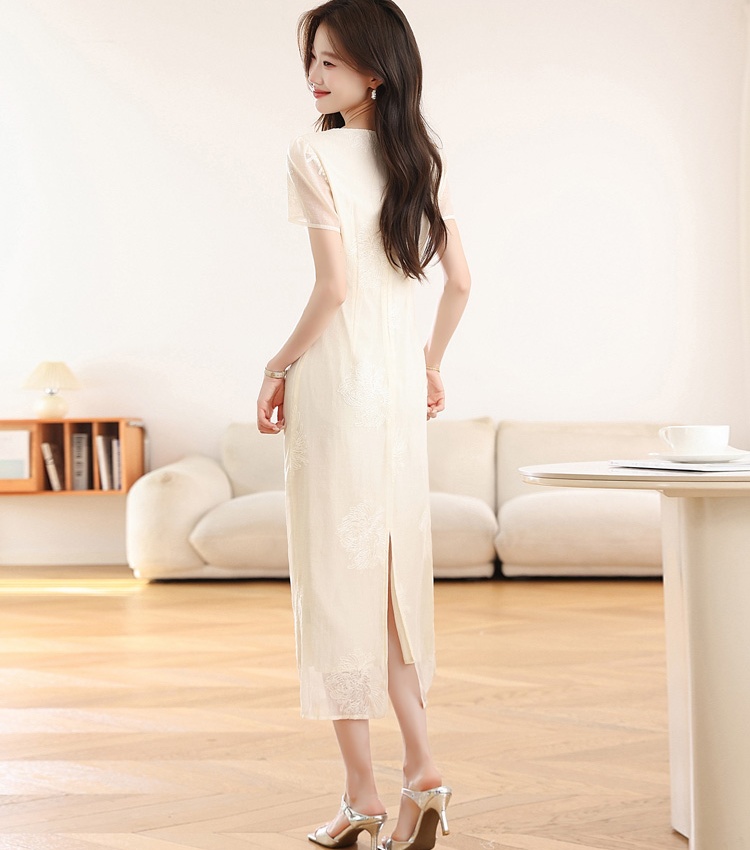 White elegant cheongsam pearl buckle dress