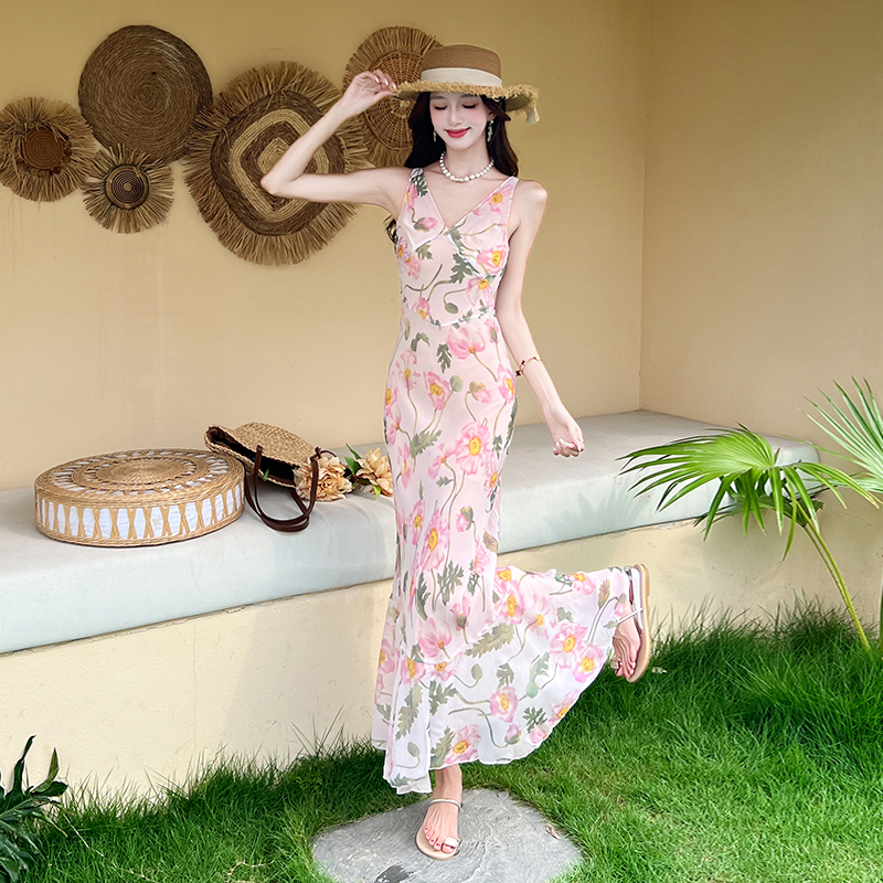 Floral sleeveless pinched waist V-neck spring dress