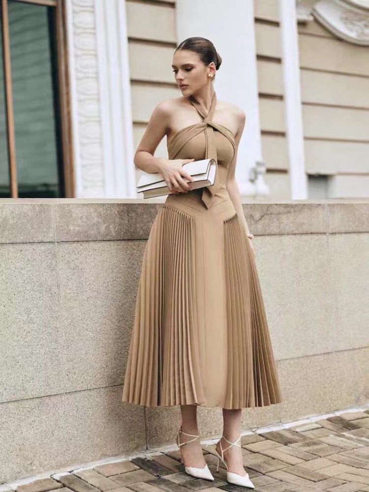 A-line pleated temperament dress slim halter long dress