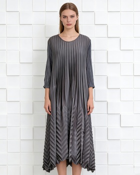 Loose fold light luxury large yard dress