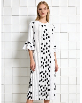 Fold pleated polka dot printing lotus sleeve loose dress
