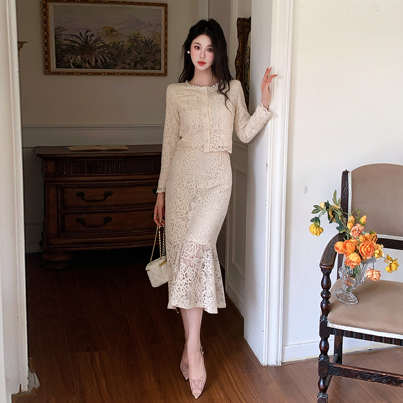 Round neck spring skirt apricot mermaid tops a set for women