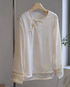 Long sleeve bottoming tops embroidery shirt for women