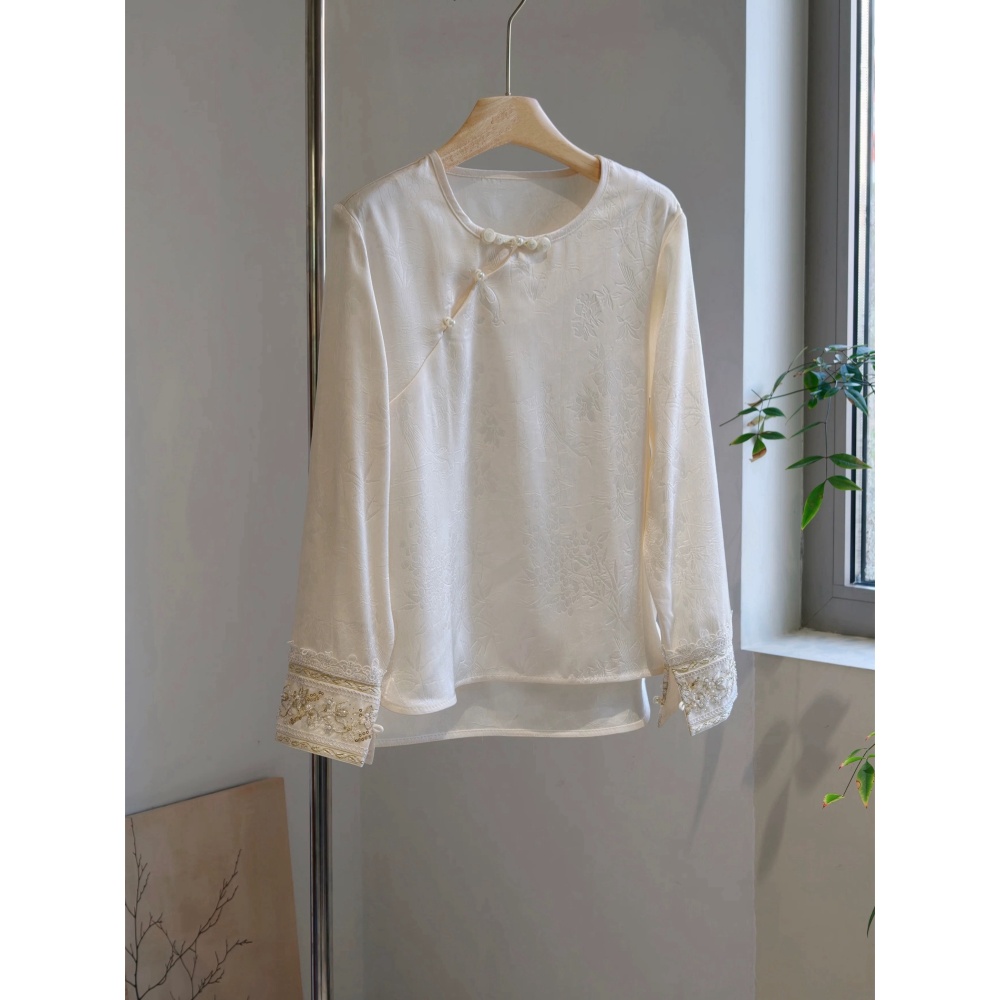 Long sleeve bottoming tops embroidery shirt for women