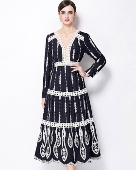 A-line slim France style V-neck long sleeve dress for women