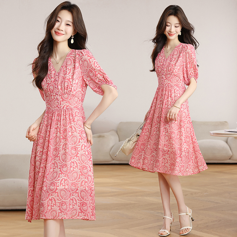 Floral small fellow temperament dress for women