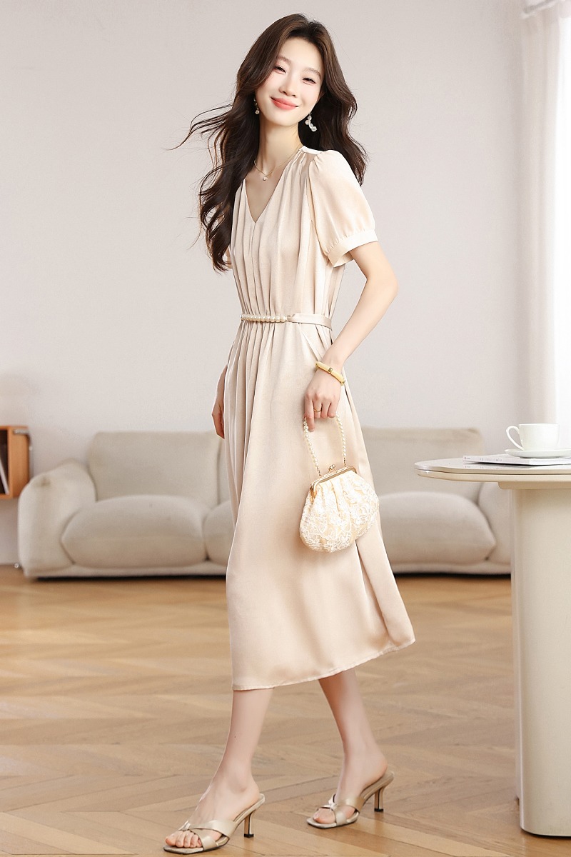 Decorous short sleeve Western style dress for women