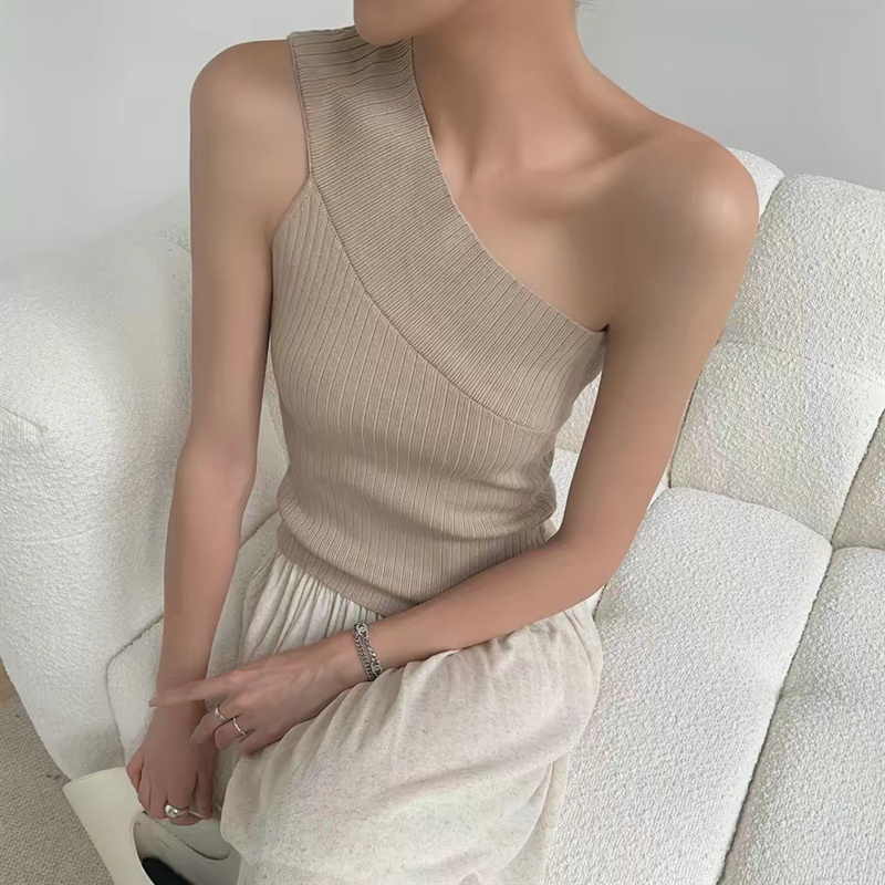 Sloping shoulder tops strapless sweater for women
