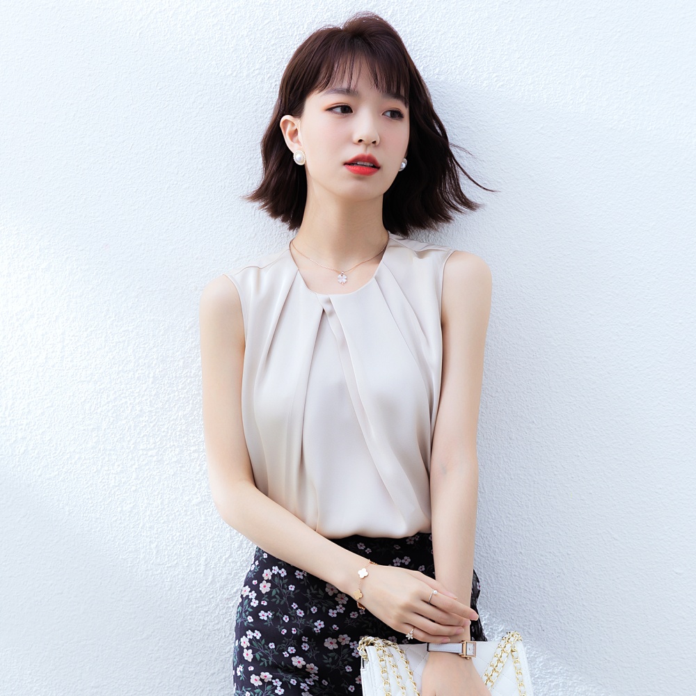 Pullover satin tops wears outside summer vest