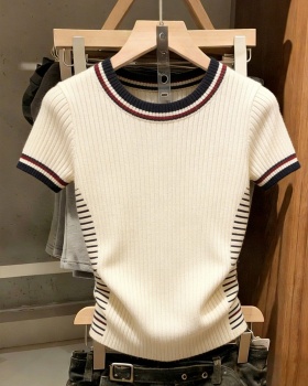 Small spring and summer T-shirt fold tops for women