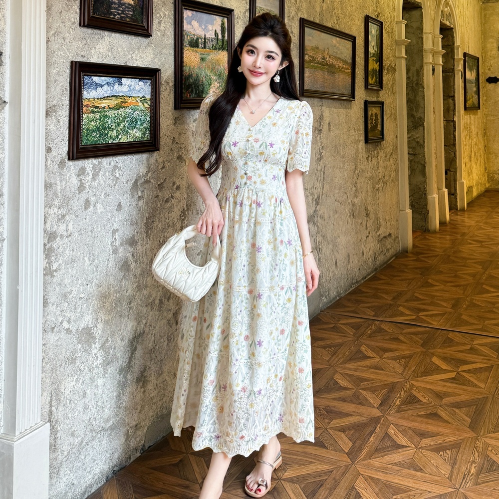 V-neck France style embroidery pinched waist dress