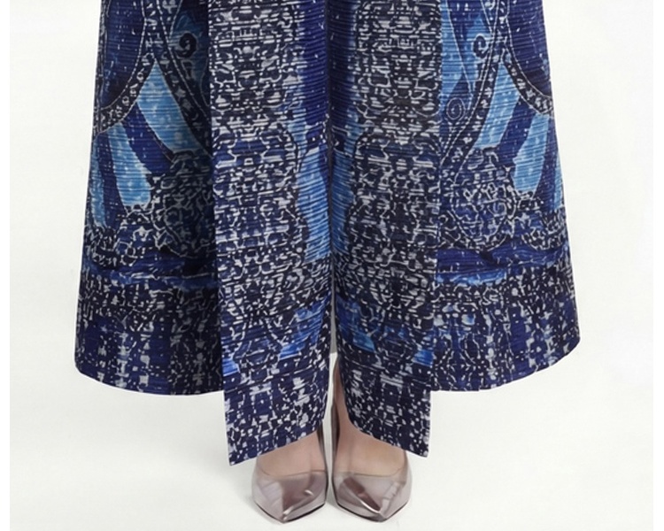 Large yard loose Bohemian beach dress fold dress