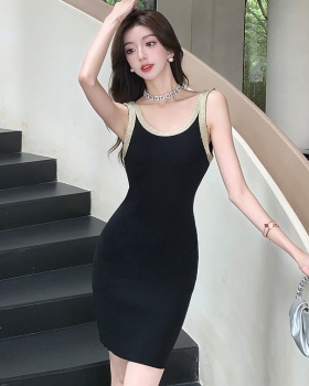 Ladies sling knitted package hip splice black dress