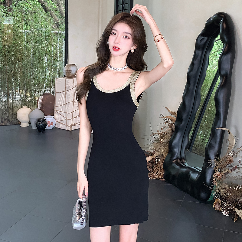 Ladies sling knitted package hip splice black dress