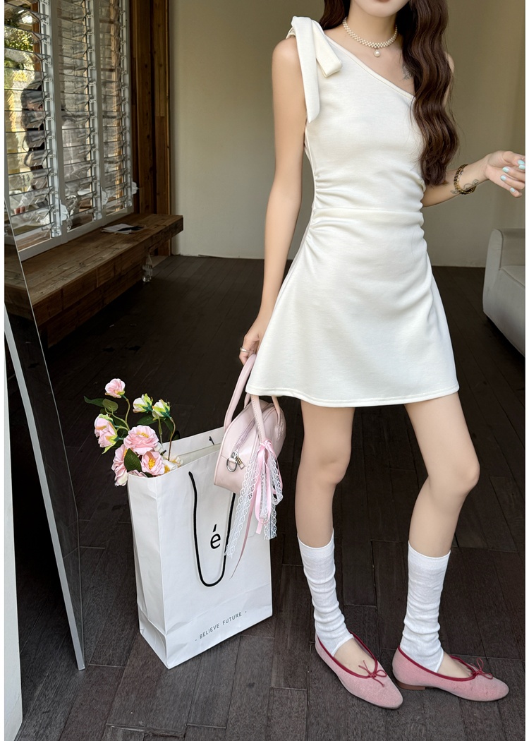 Enticement unique niche sloping shoulder frenum dress