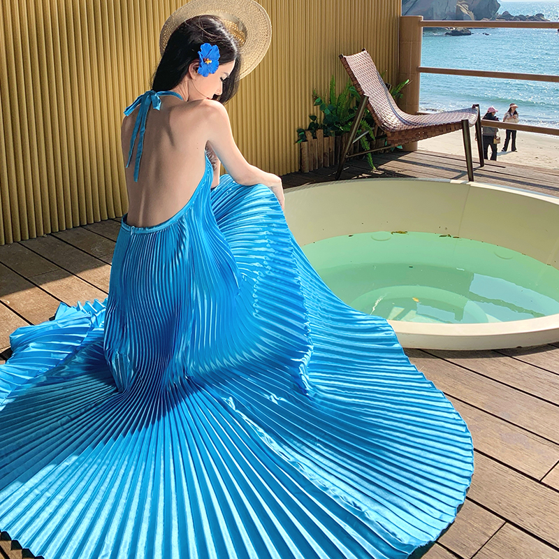 Halter blue sexy was white loose pleated irregular dress