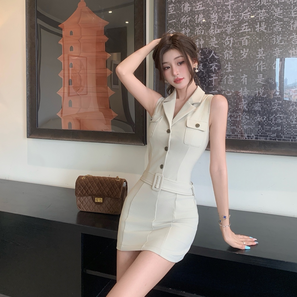 Sleeveless pinched waist T-back khaki dress