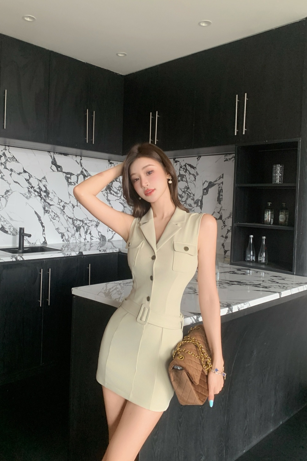 Sleeveless pinched waist T-back khaki dress
