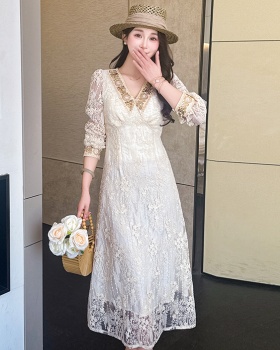 Sweet spring and summer temperament embroidery dress