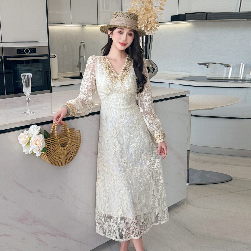 Sweet spring and summer temperament embroidery dress