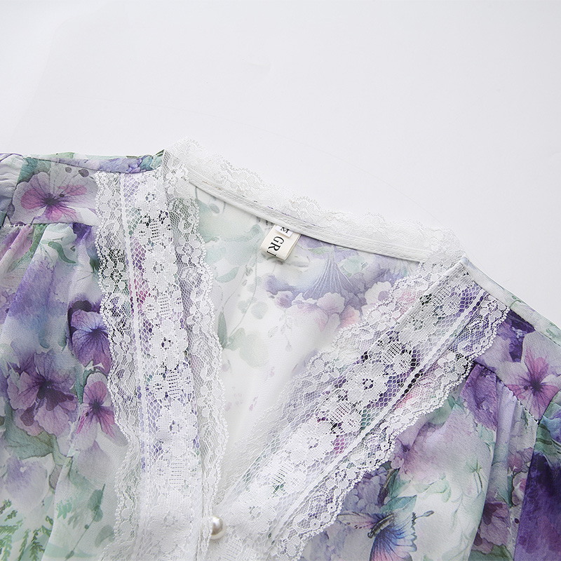 Spring and summer lantern sleeve vacation splice lace dress