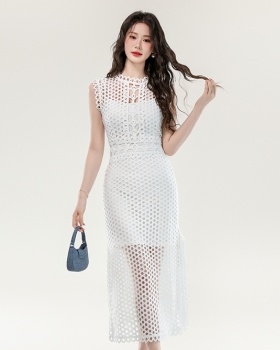 Fashion hollow slit sleeveless round neck dress