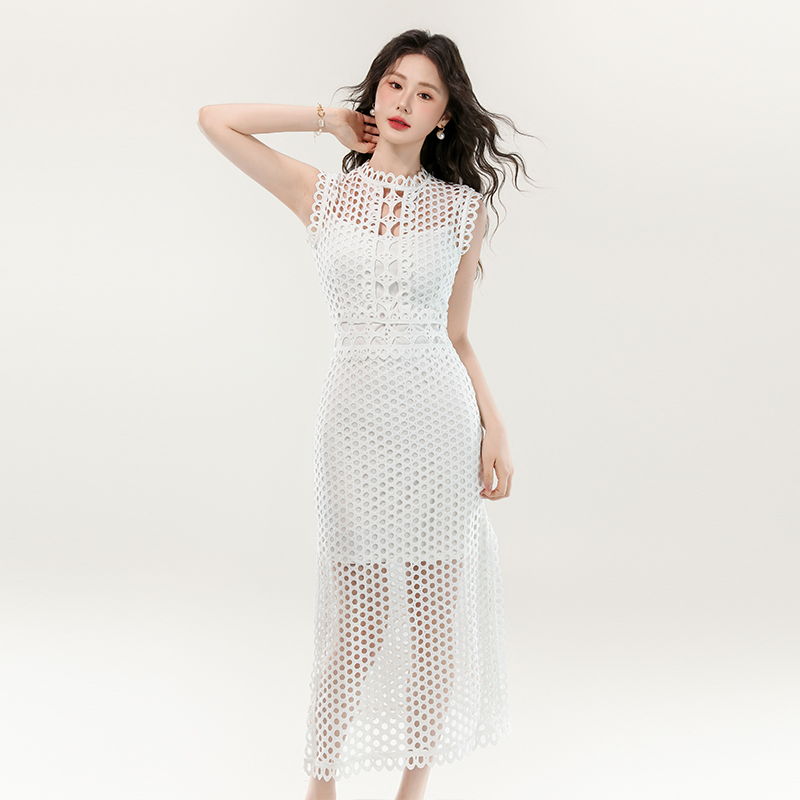 Fashion hollow slit sleeveless round neck dress