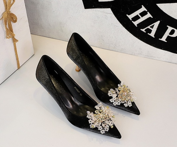 Rhinestone pointed fashion metal shoes for women