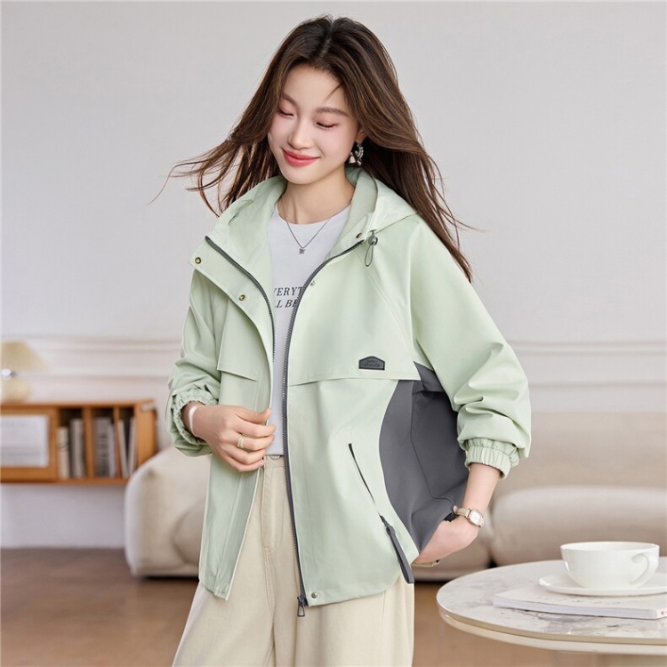 Outdoor sports long sleeve pocket thin windproof coat