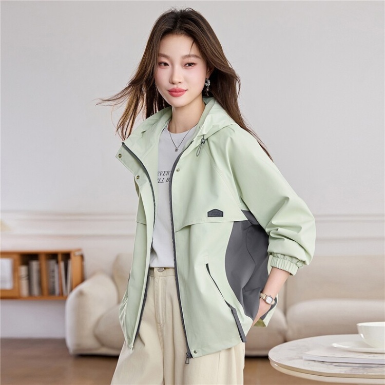 Outdoor sports long sleeve pocket thin windproof coat