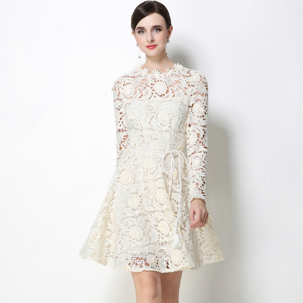 Flowers lace round neck pinched waist hollow lady dress