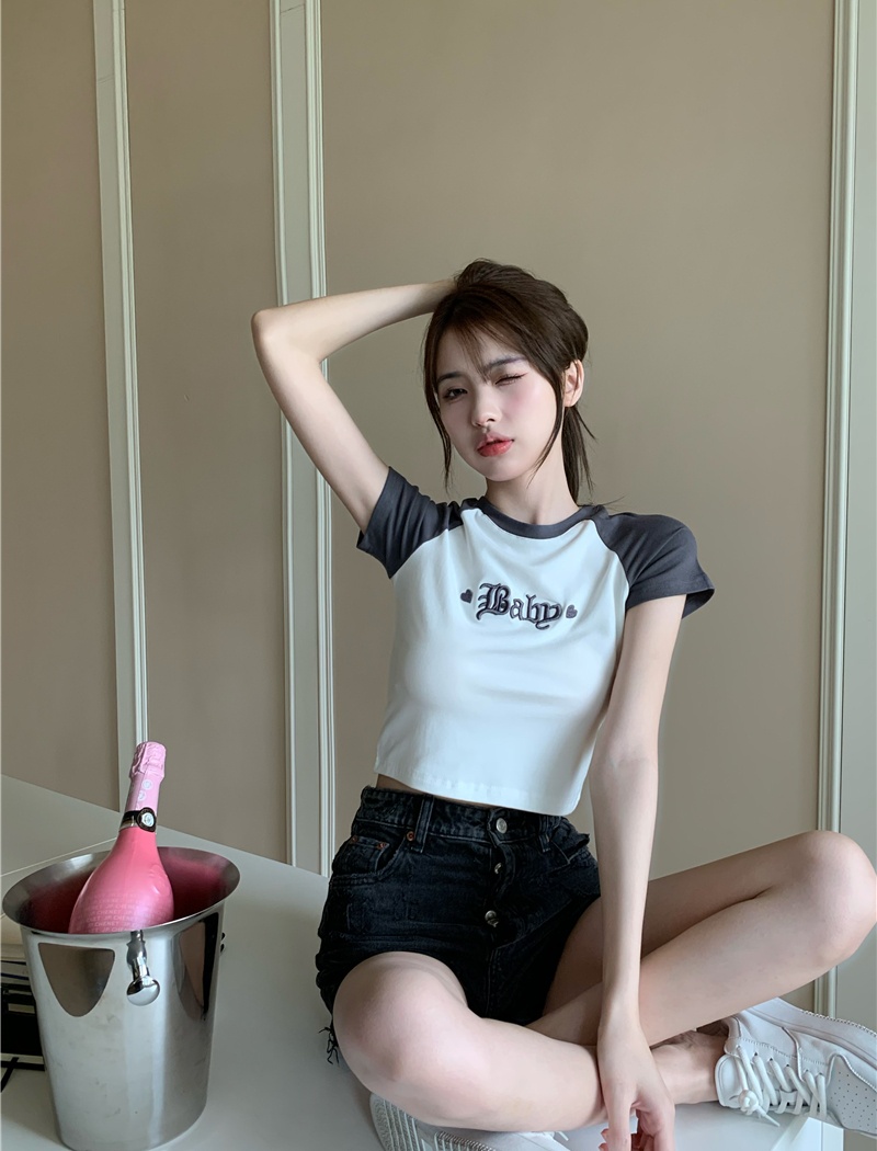 Technology round neck letters T-shirt for women