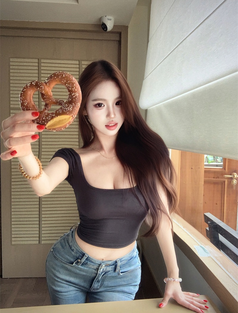 Spring and summer U-neck tops all-match short T-shirt