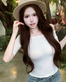 Short sleeve T-shirt flat shoulder tops for women