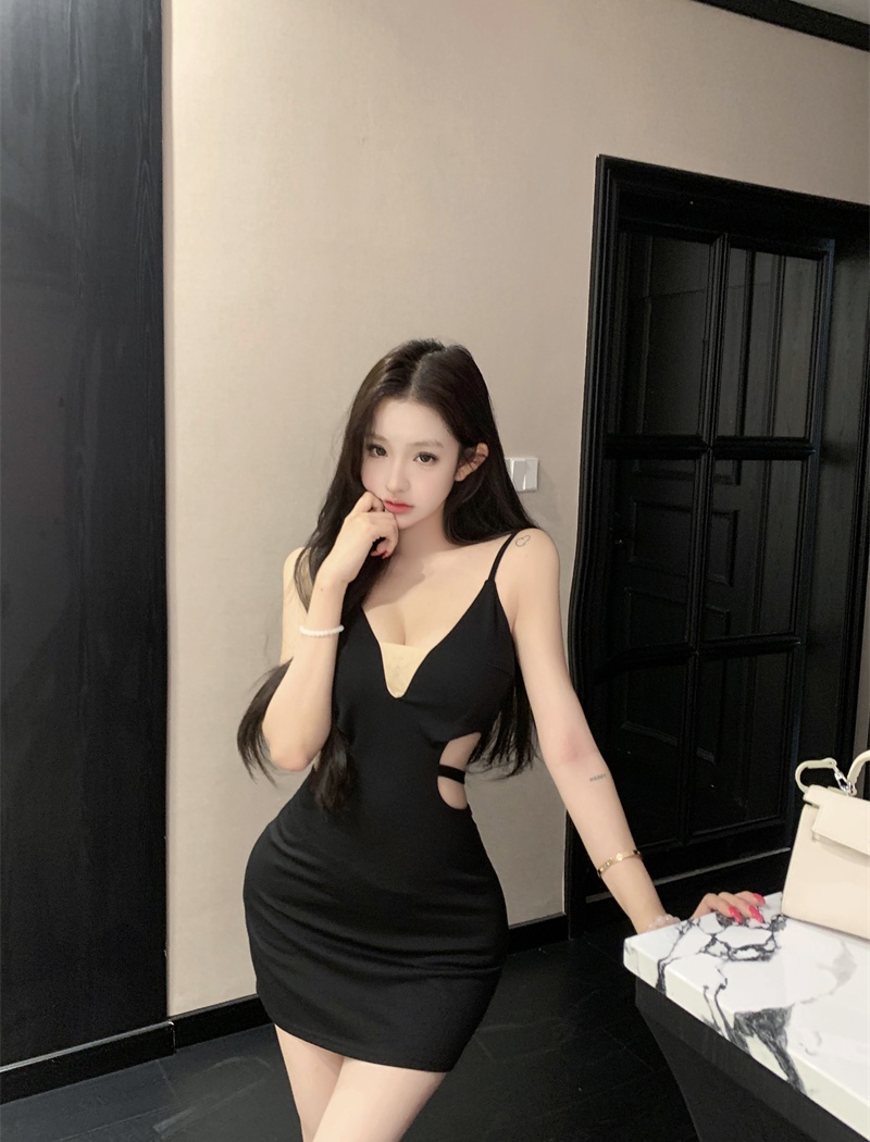 Light luxury spicegirl T-back V-neck hollow dress