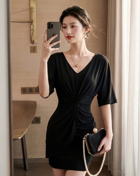 Temperament slim sexy low-cut package hip V-neck dress
