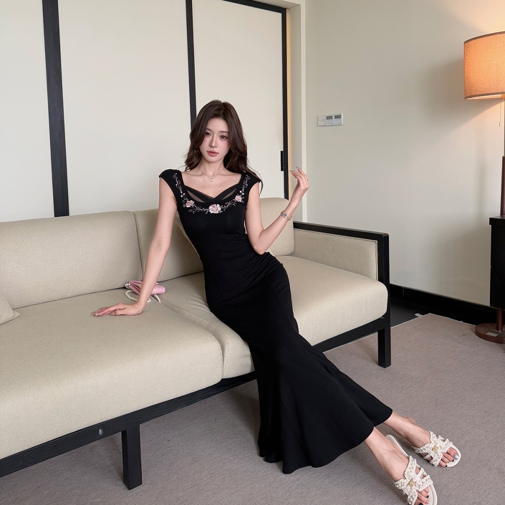 Slim embroidery collar black long pinched waist sling dress