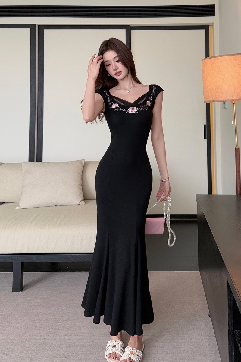 Slim embroidery collar black long pinched waist sling dress