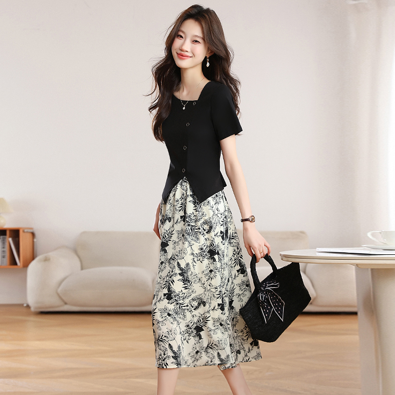 Square collar T-shirt ink skirt 2pcs set for women