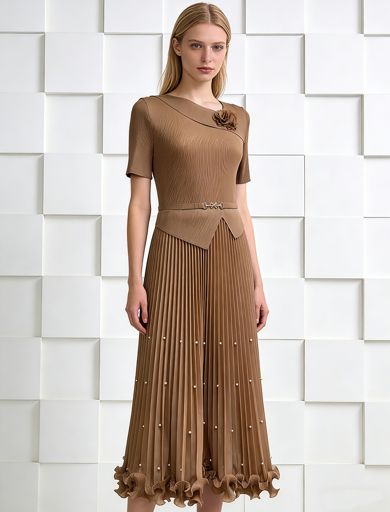 Wood ear disk flowers elegant pinched waist dress